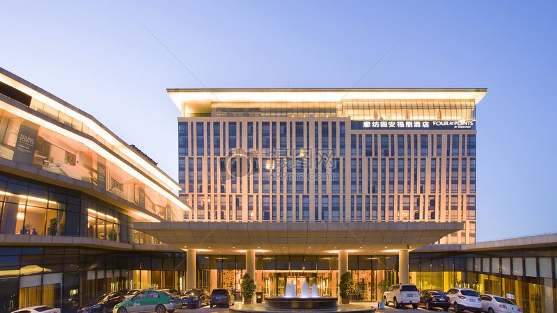 家长在挑选跟团游路线时，可比较不同旅行社的报价。以下是比较方法：